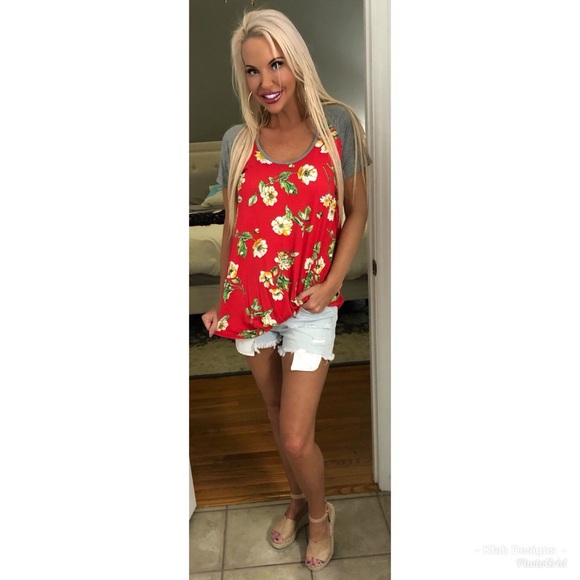 🥰LAST 1! Red Floral Side Twist Color Block Top! - Picture 3 of 6